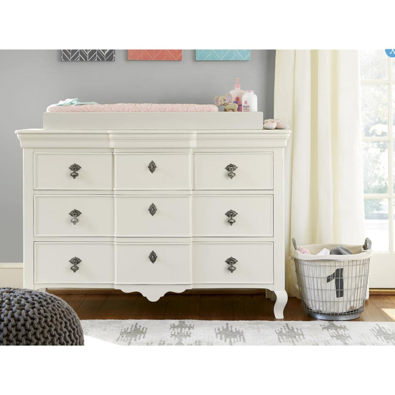 Universal Furniture Genevieve 9-Drawer Kids Dresser 434A002 IMAGE 3