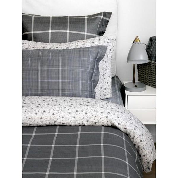 CuddleDown Bedding Bedding Sets Milan Bedding Set - Floral to Big Plaid (Queen) IMAGE 1