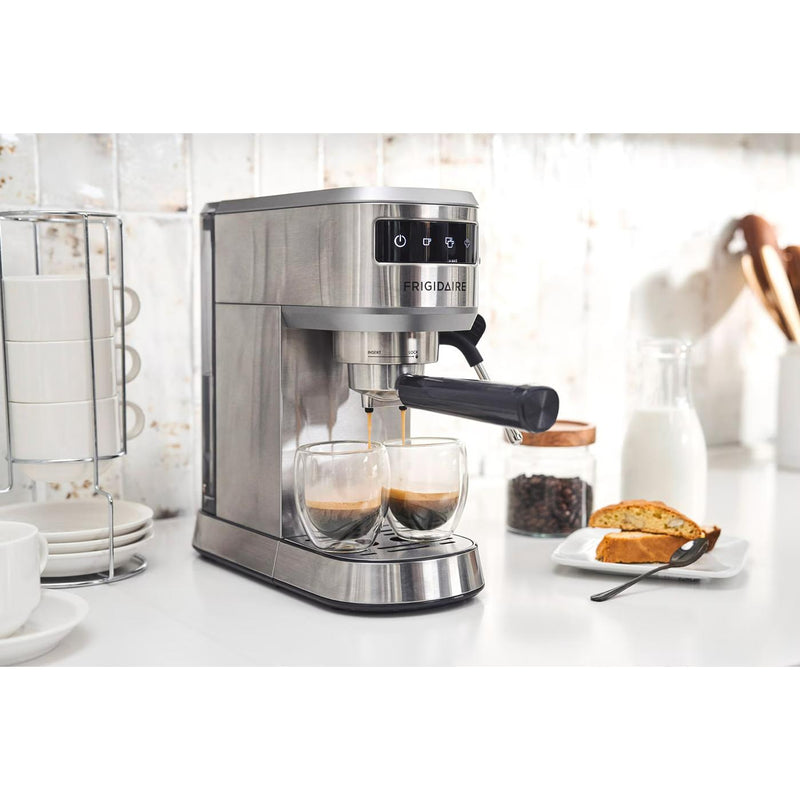  Frigidaire Steam Espresso Maker FREM100SS IMAGE 2
